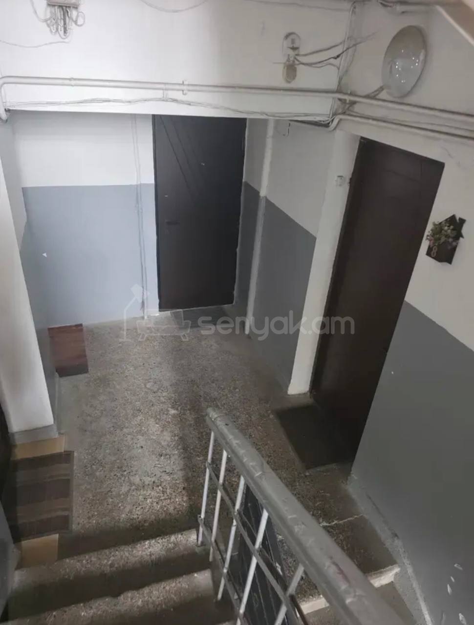 3 Սենյականոց Բնակարան Քարե Շենքում, 91քմ, 2/4 հարկ, Կապիտալ Վերանորոգված