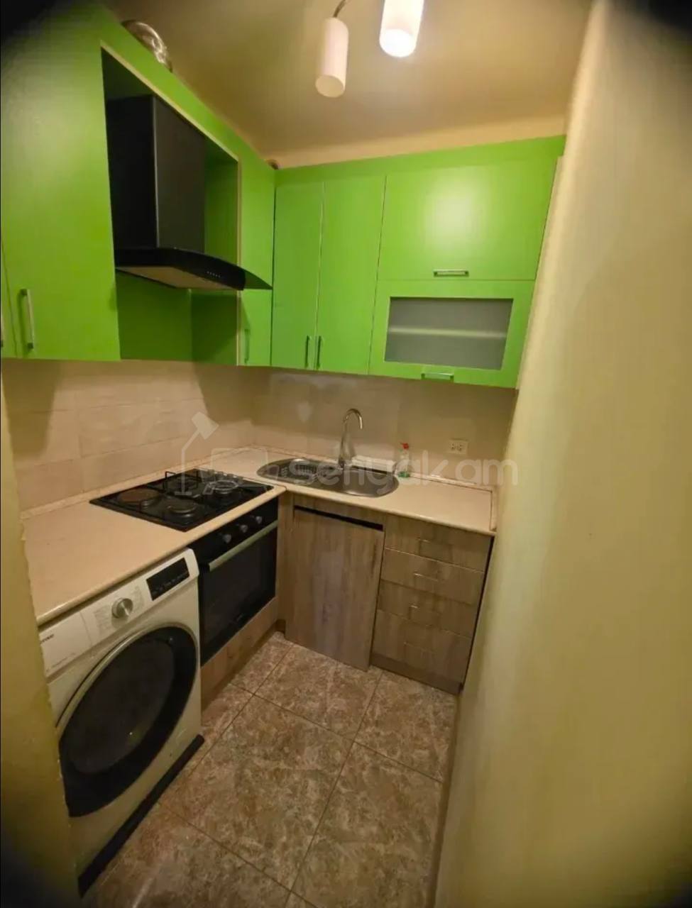 3 Սենյականոց Բնակարան Քարե Շենքում, 91քմ, 2/4 հարկ, Կապիտալ Վերանորոգված