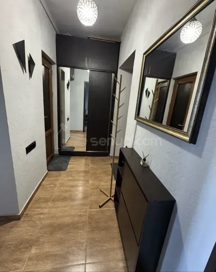 1 Սենյականոց Բնակարան Քարե Շենքում, 43քմ, 3/5 հարկ, Կապիտալ Վերանորոգված
