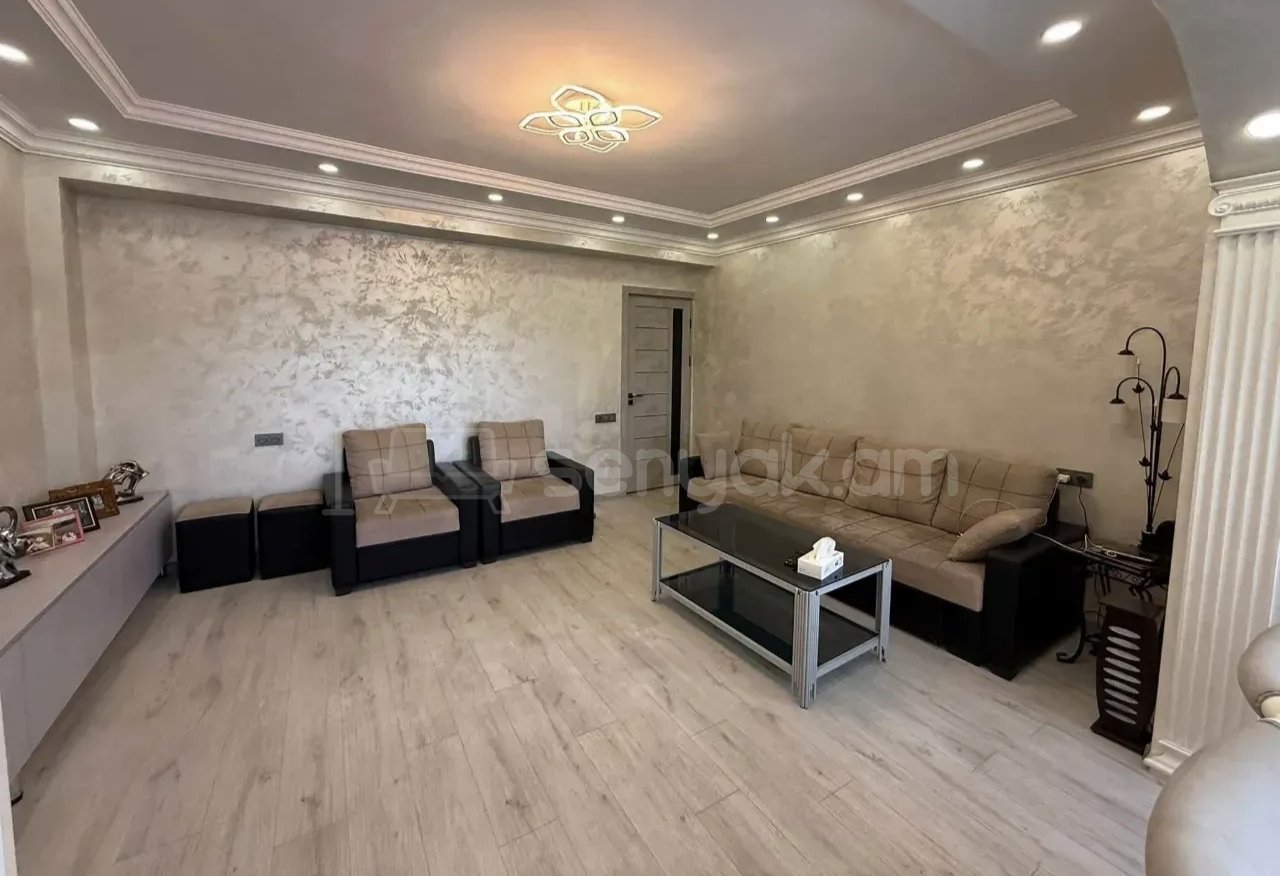 4 Սենյականոց Բնակարան, 83քմ, 3/9 հարկ, Կապիտալ Վերանորոգված