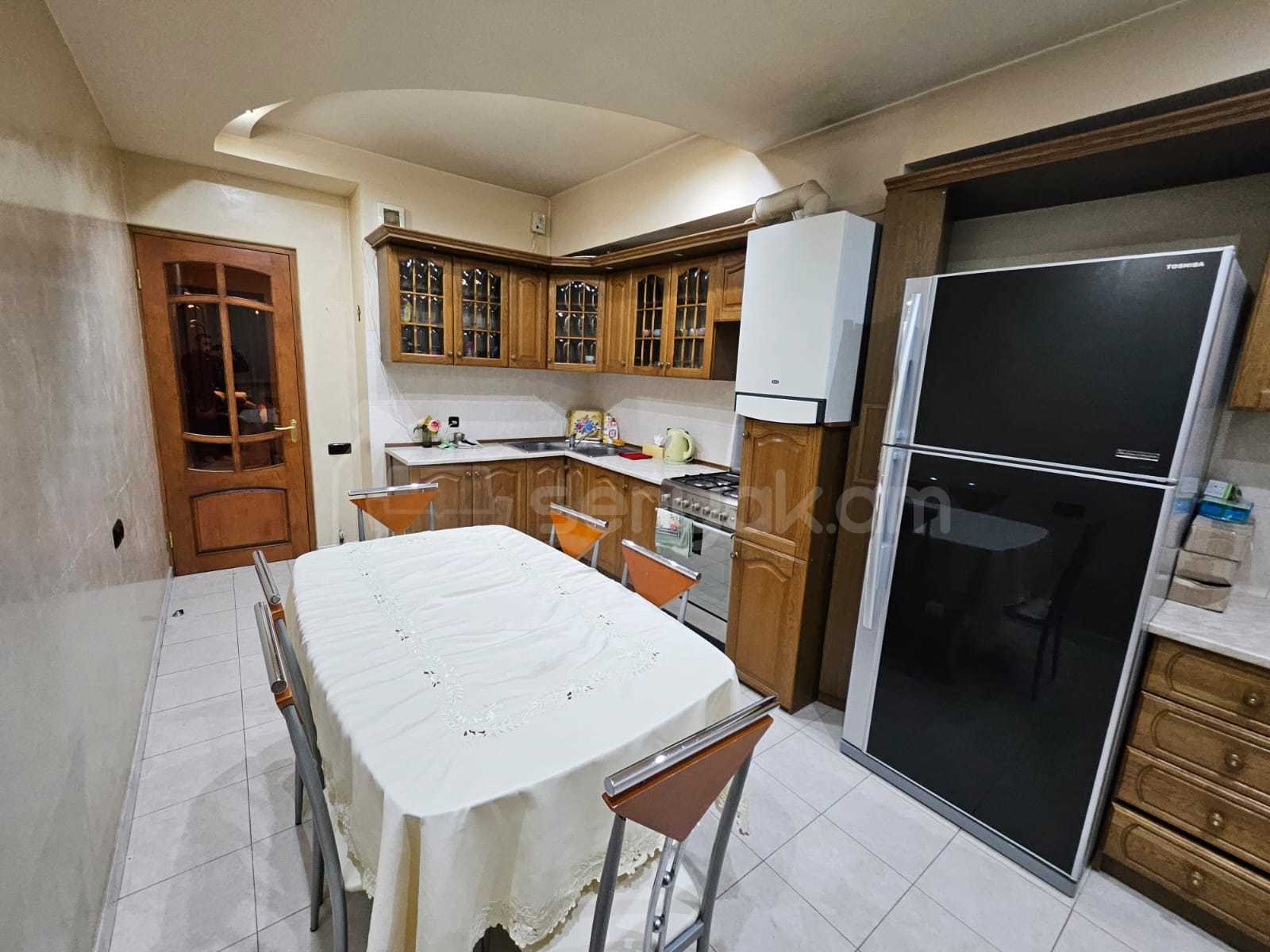 3 Սենյականոց Բնակարան, 90քմ, 3/9 հարկ, Դիզայներական Վերանորոգված, Կահավորված, Արևկող