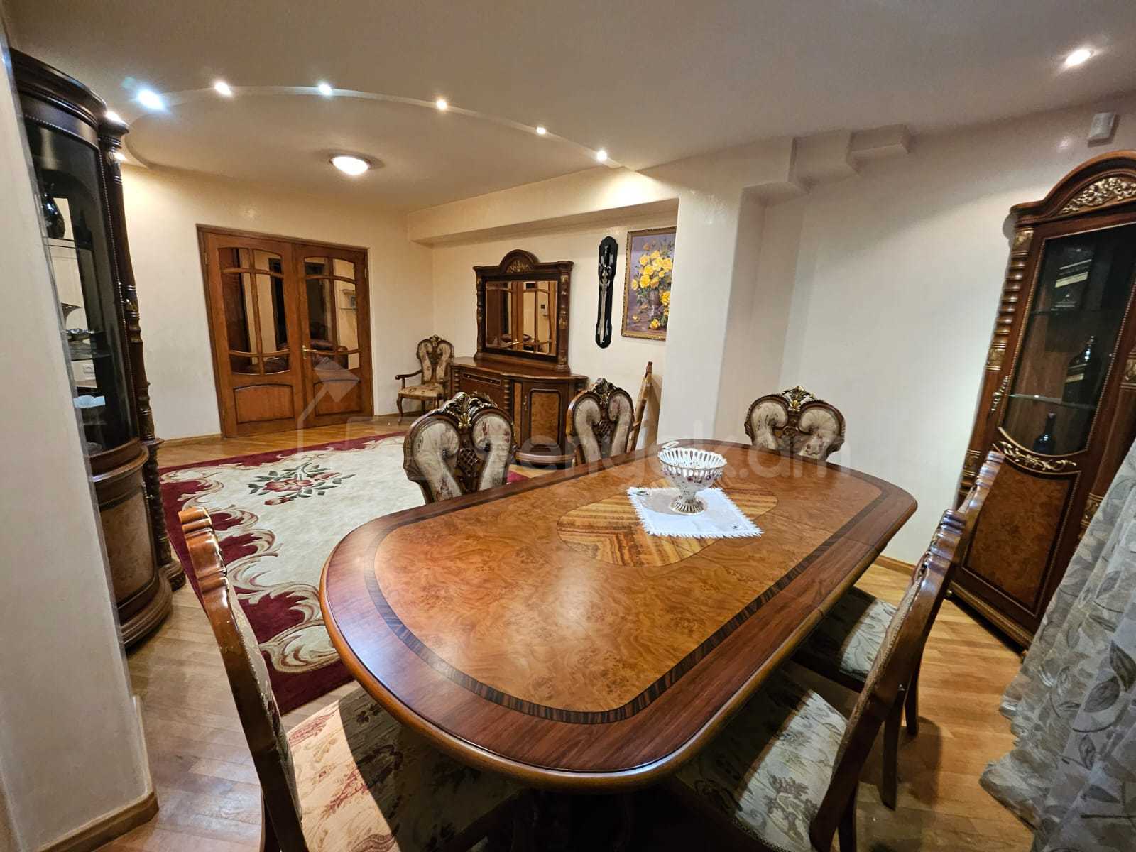3 Սենյականոց Բնակարան, 90քմ, 3/9 հարկ, Դիզայներական Վերանորոգված, Կահավորված, Արևկող