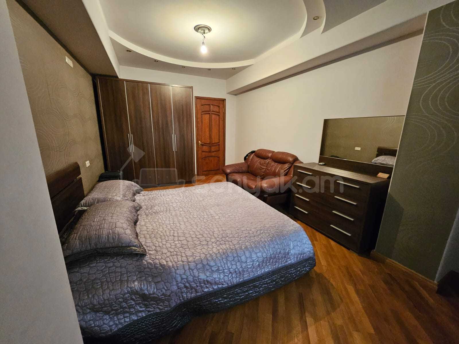 3 Սենյականոց Բնակարան, 90քմ, 3/9 հարկ, Դիզայներական Վերանորոգված, Կահավորված, Արևկող