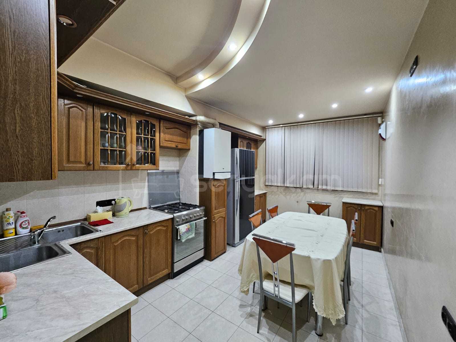 3 Սենյականոց Բնակարան, 90քմ, 3/9 հարկ, Դիզայներական Վերանորոգված, Կահավորված, Արևկող