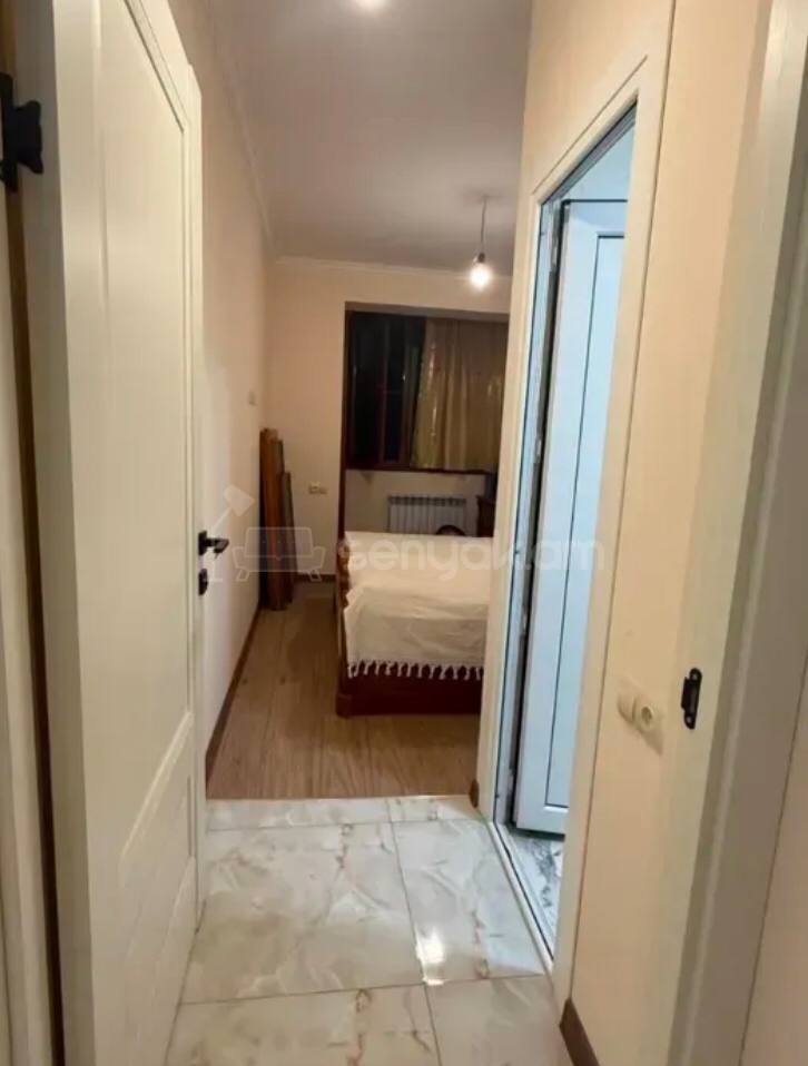 3 Սենյականոց Բնակարան Քարե Շենքում, 78քմ, 2/5 հարկ, Կապիտալ Վերանորոգված