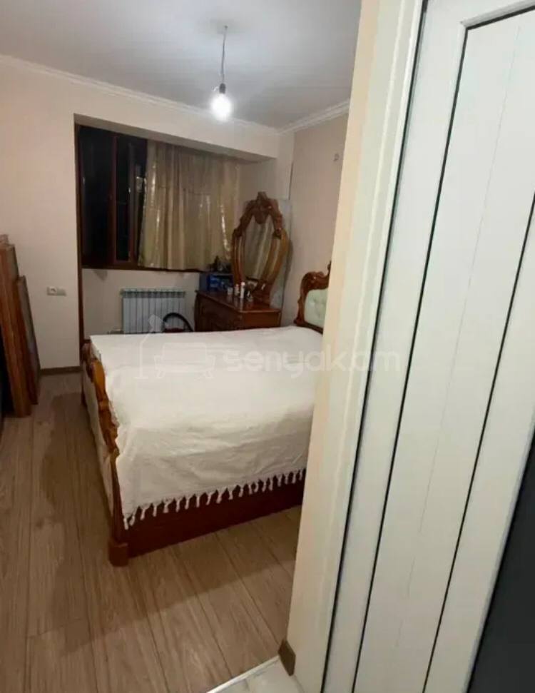 3 Սենյականոց Բնակարան Քարե Շենքում, 78քմ, 2/5 հարկ, Կապիտալ Վերանորոգված