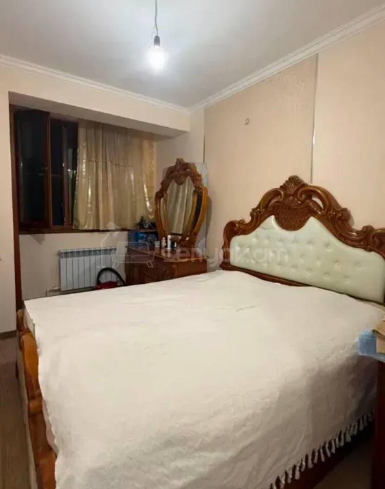 3 Սենյականոց Բնակարան Քարե Շենքում, 78քմ, 2/5 հարկ, Կապիտալ Վերանորոգված