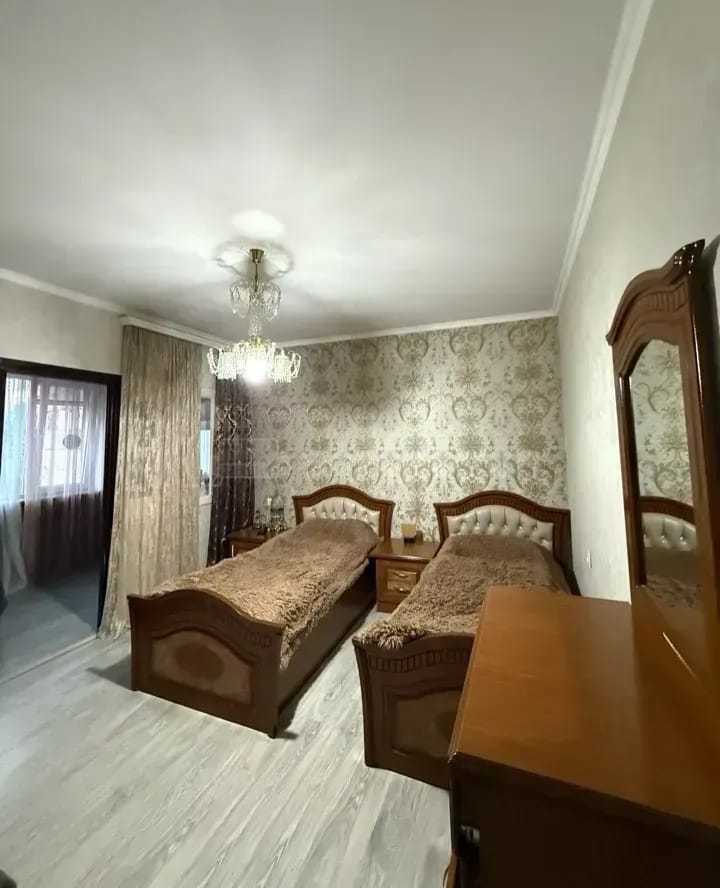 4 Սենյականոց Բնակարան Քարե Շենքում, 100քմ, 4/7 հարկ, Կապիտալ Վերանորոգված