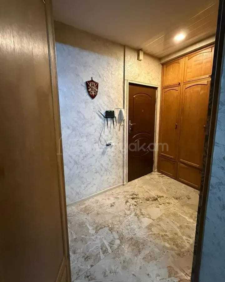 4 Սենյականոց Բնակարան Քարե Շենքում, 100քմ, 4/7 հարկ, Կապիտալ Վերանորոգված