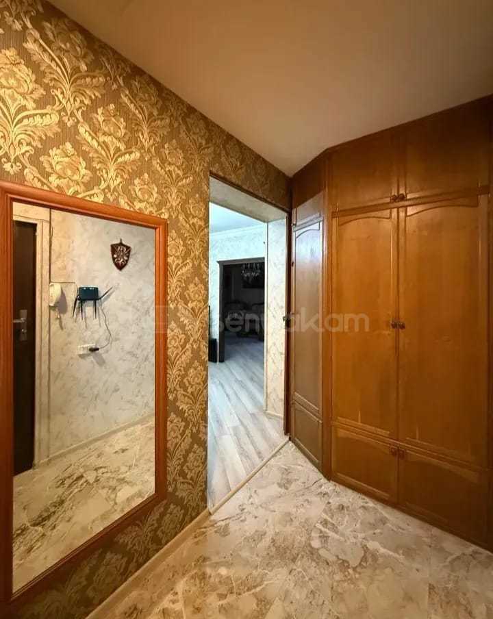 4 Սենյականոց Բնակարան Քարե Շենքում, 100քմ, 4/7 հարկ, Կապիտալ Վերանորոգված