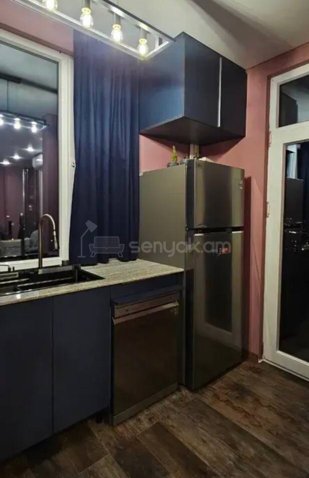 4 Սենյականոց Բնակարան Նորակառույցում, 98քմ, 7/14 հարկ, Կապիտալ Վերանորոգված