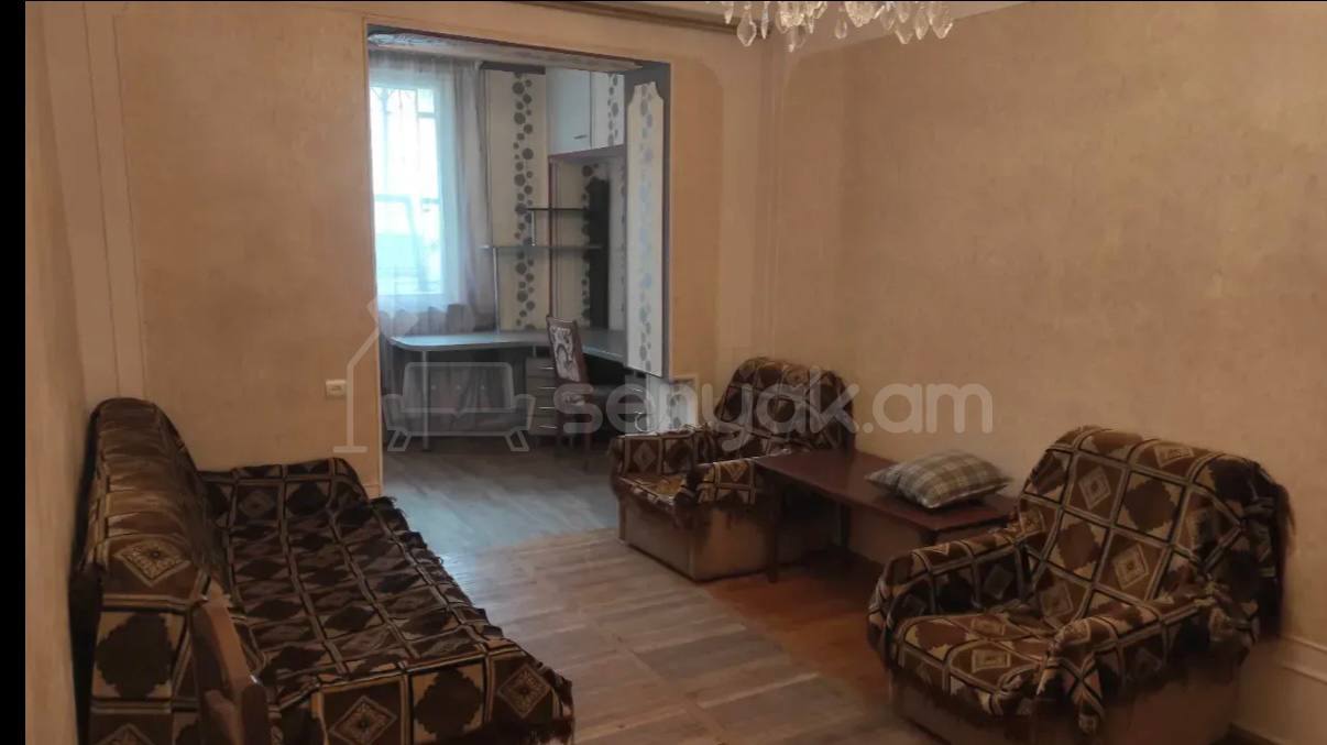 3 Սենյականոց Բնակարան Քարե Շենքում, 73քմ, 2/5 հարկ, Կապիտալ Վերանորոգված