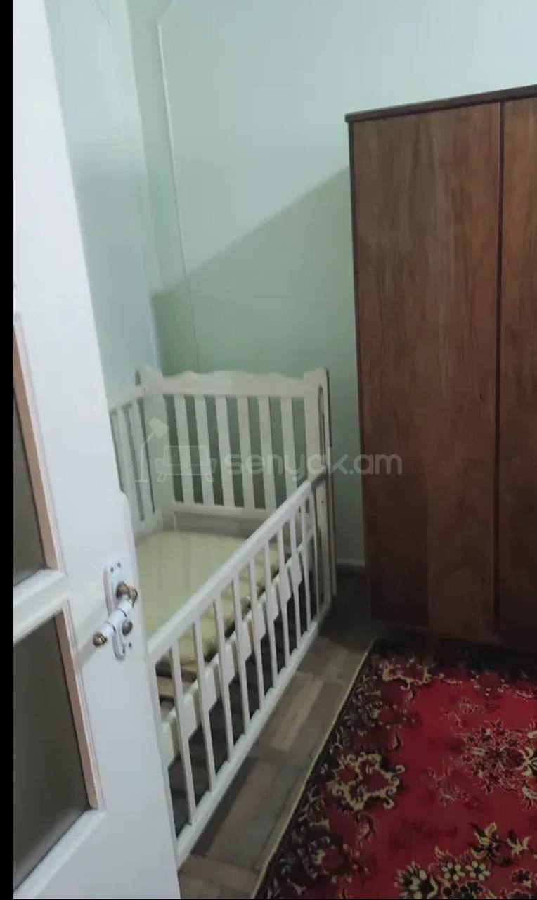 3 Սենյականոց Բնակարան Քարե Շենքում, 73քմ, 2/5 հարկ, Կապիտալ Վերանորոգված