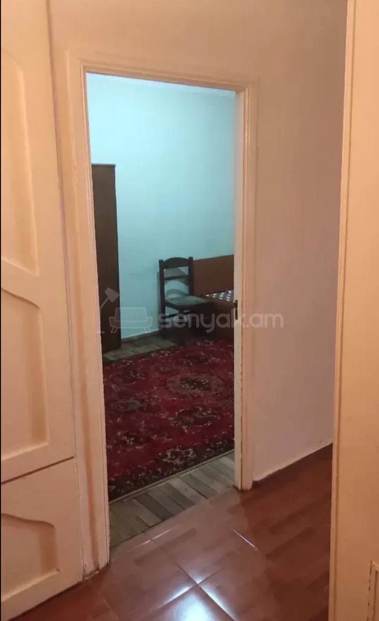3 Սենյականոց Բնակարան Քարե Շենքում, 73քմ, 2/5 հարկ, Կապիտալ Վերանորոգված