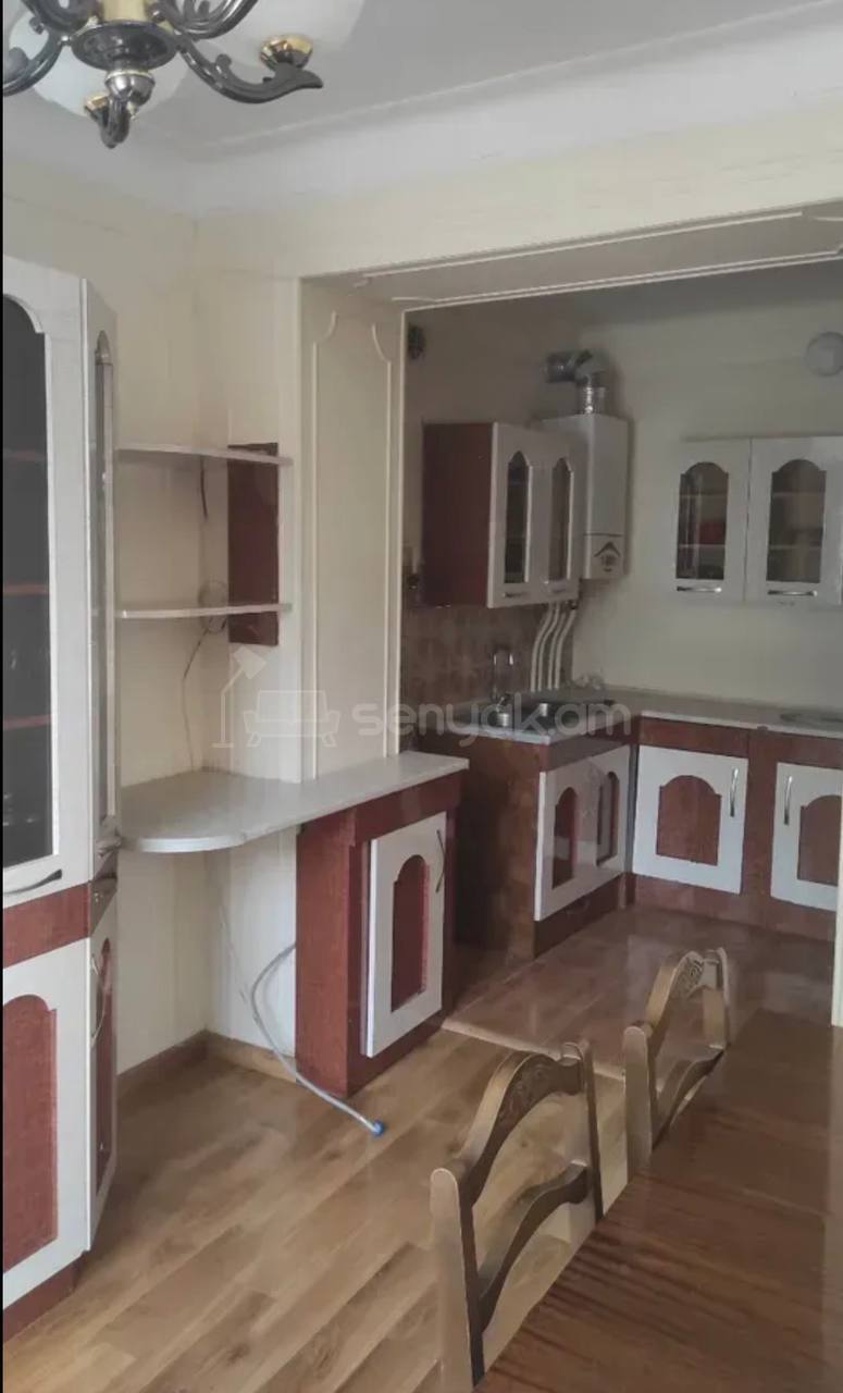 3 Սենյականոց Բնակարան Քարե Շենքում, 73քմ, 2/5 հարկ, Կապիտալ Վերանորոգված