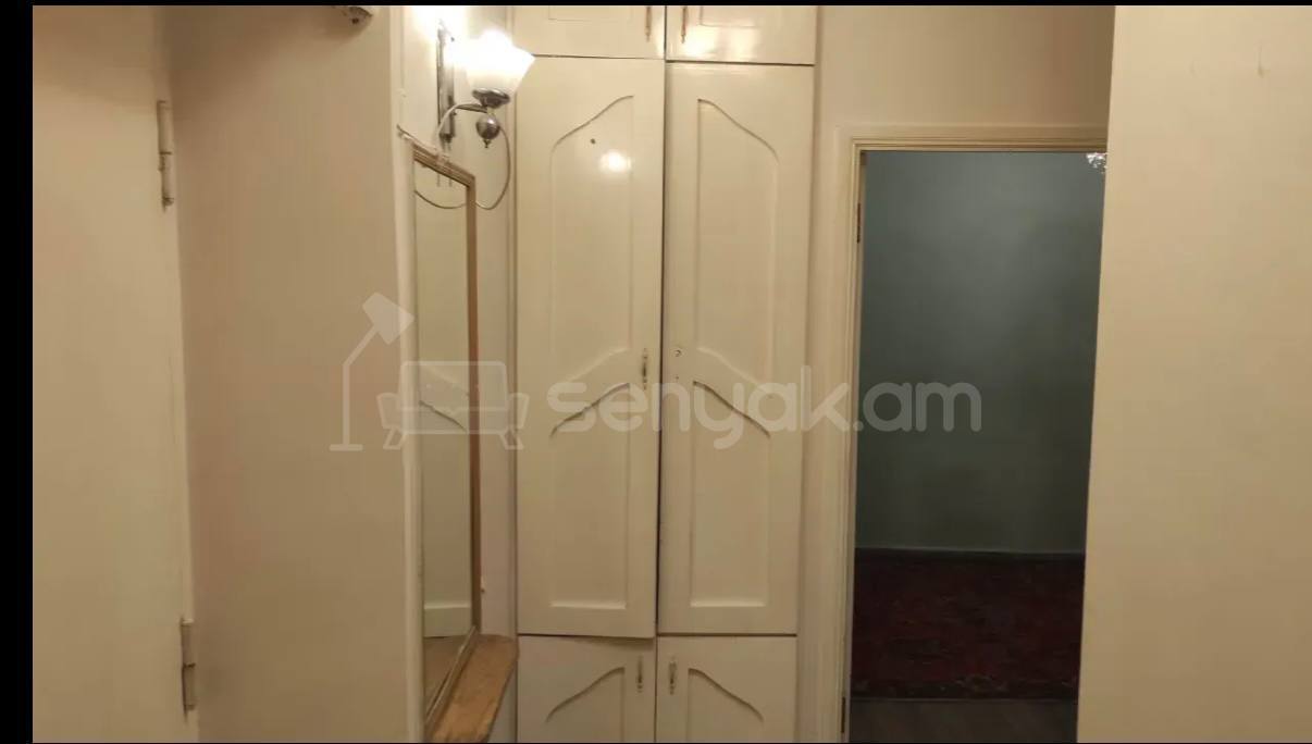 3 Սենյականոց Բնակարան Քարե Շենքում, 73քմ, 2/5 հարկ, Կապիտալ Վերանորոգված