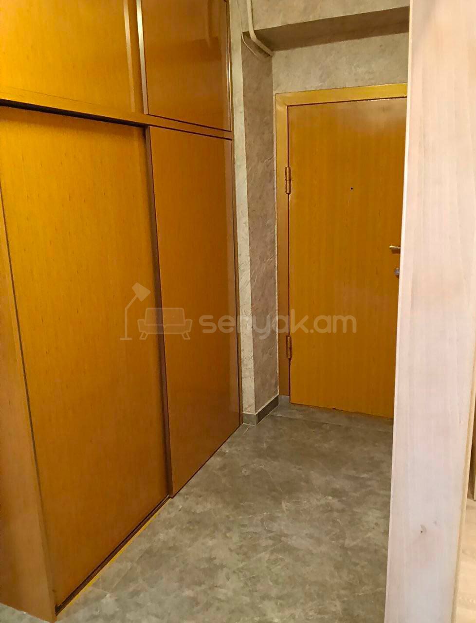 3 Սենյականոց Բնակարան Քարե Շենքում, 82քմ, 2/4 հարկ, Կապիտալ Վերանորոգված