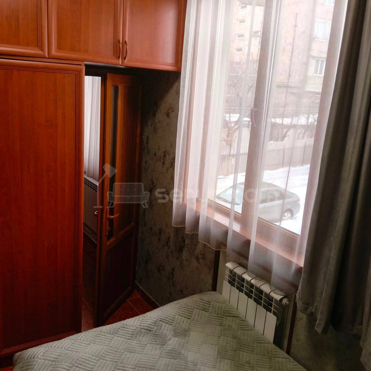 3 Սենյականոց Բնակարան Քարե Շենքում, 82քմ, 2/4 հարկ, Կապիտալ Վերանորոգված