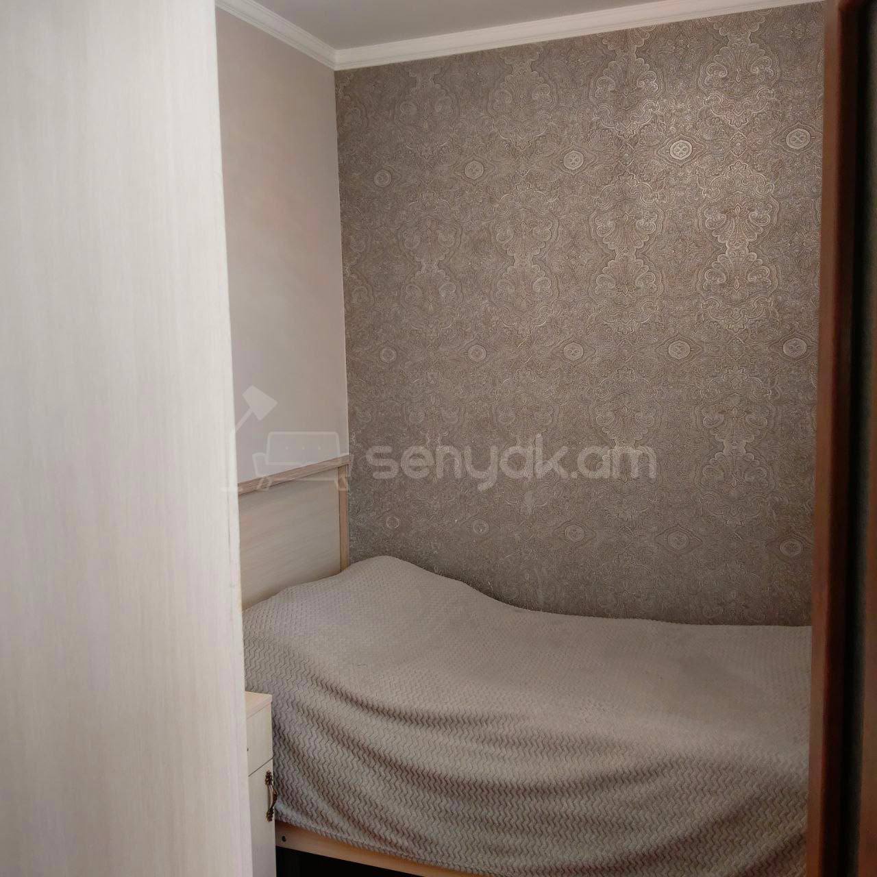 3 Սենյականոց Բնակարան Քարե Շենքում, 82քմ, 2/4 հարկ, Կապիտալ Վերանորոգված