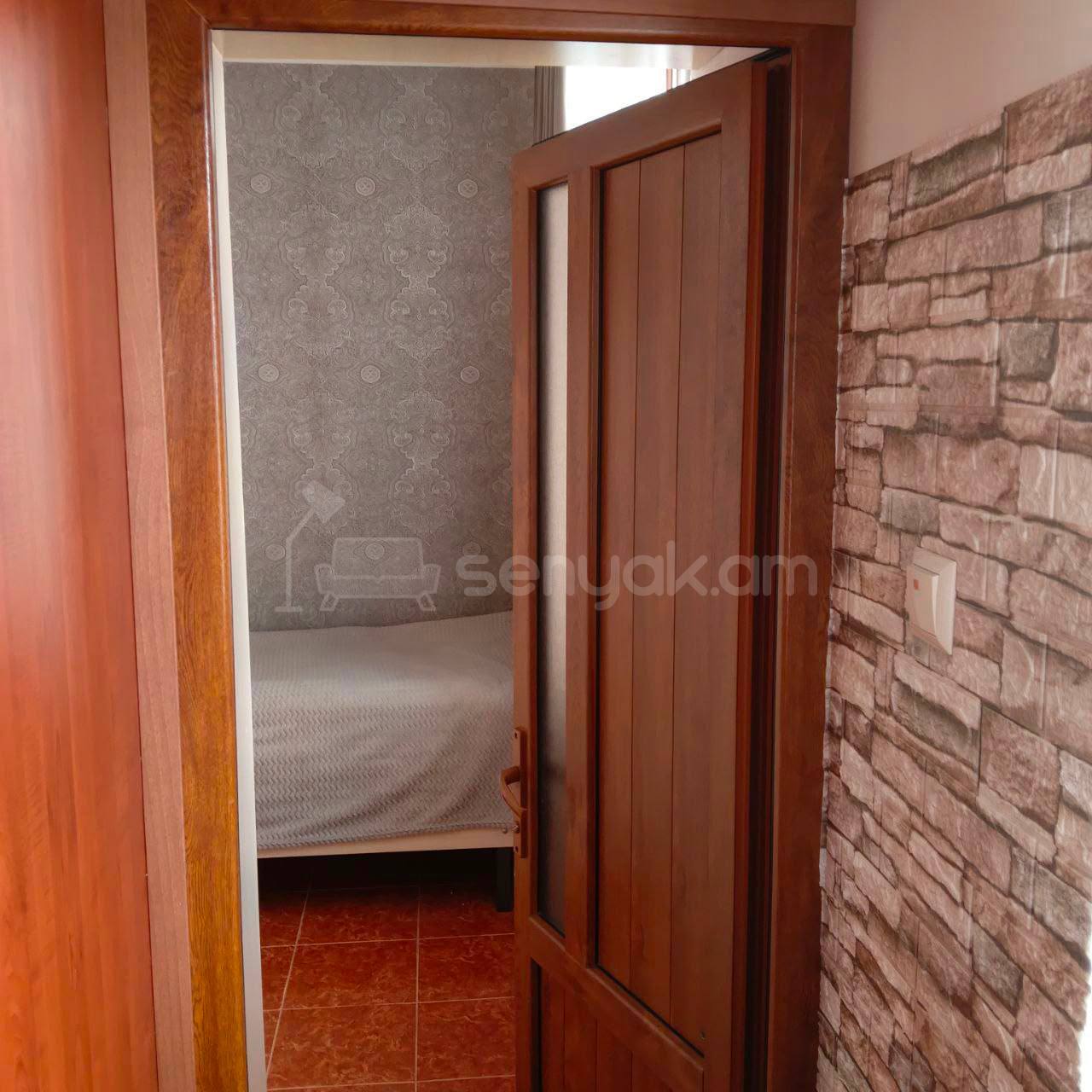 3 Սենյականոց Բնակարան Քարե Շենքում, 82քմ, 2/4 հարկ, Կապիտալ Վերանորոգված