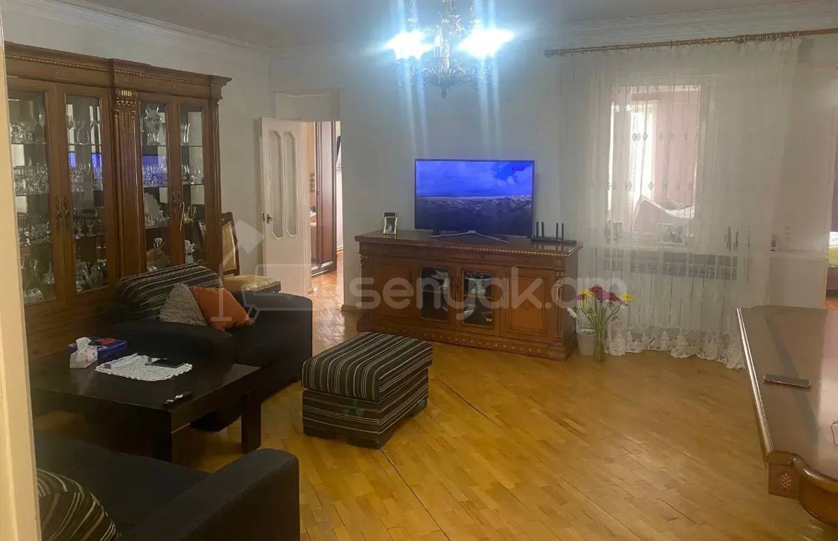 4 Սենյականոց Բնակարան Քարե Շենքում, 100քմ, 5/5 հարկ, Նորմալ Վիճակում