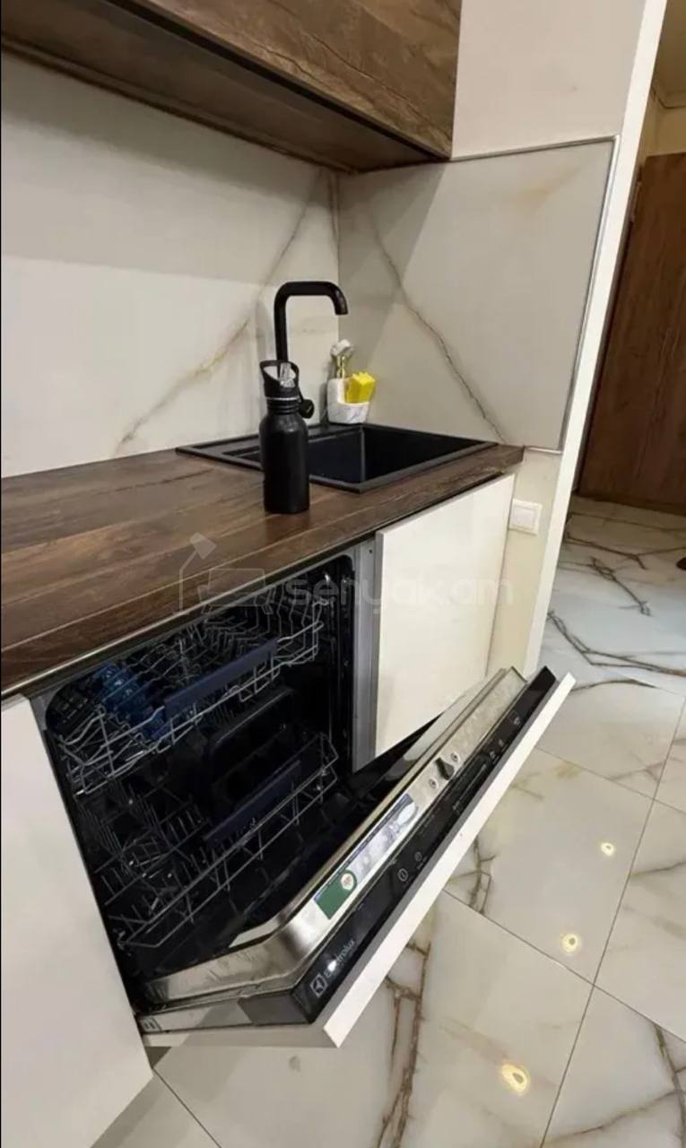 3 Սենյականոց Բնակարան Նորակառույցում, 60քմ, 5/12 հարկ, Կապիտալ Վերանորոգված, Կահավորված
