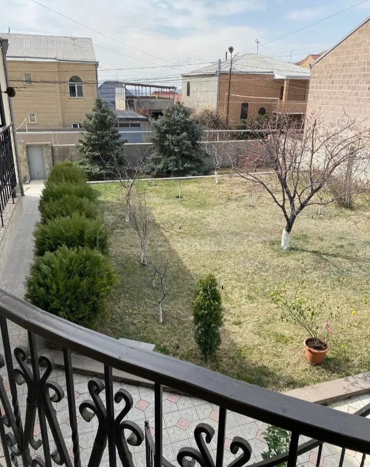 4 Սենյականոց Սեփական Տուն, 120քմ, Դիզայներական Վերանորոգված, Կահավորված