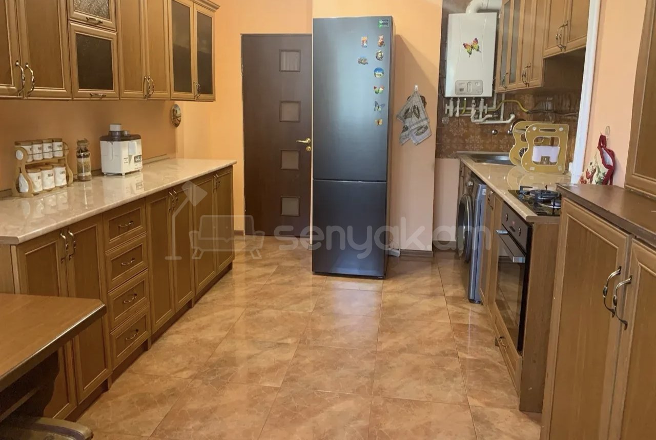 3 Սենյականոց Բնակարան, 93քմ, 2/10 հարկ, Կապիտալ Վերանորոգված