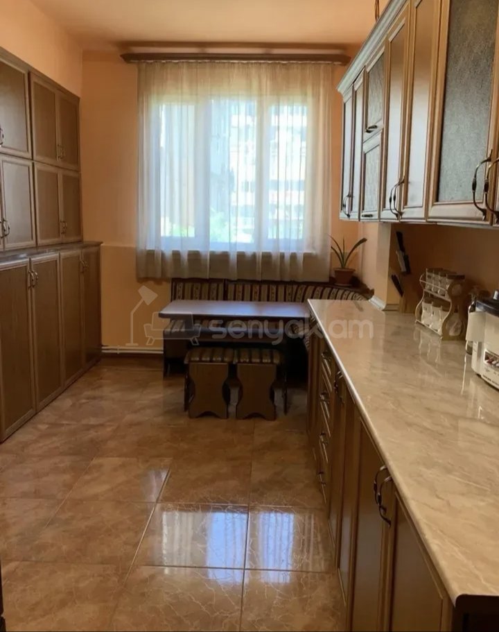 3 Սենյականոց Բնակարան, 93քմ, 2/10 հարկ, Կապիտալ Վերանորոգված