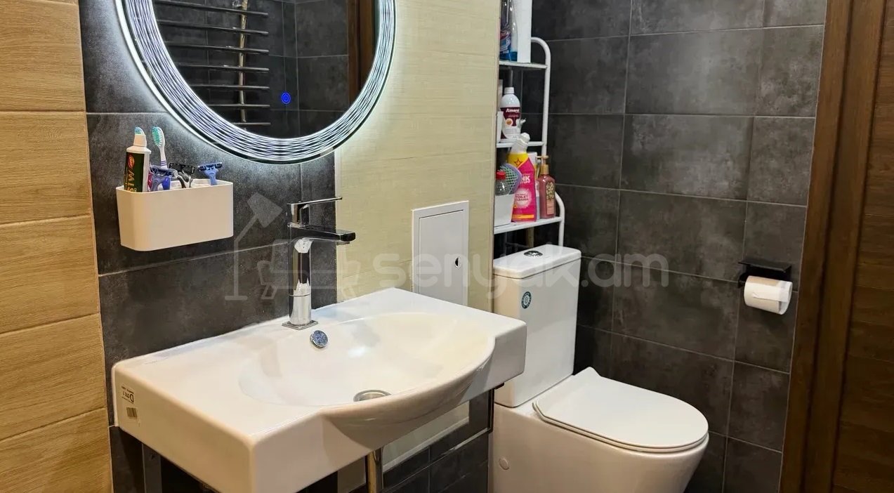 2 Սենյականոց Բնակարան, 67քմ, 2/9 հարկ, Կապիտալ Վերանորոգված