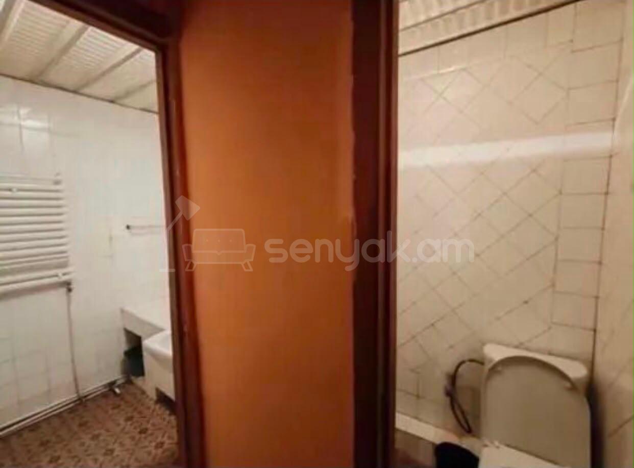 3 Սենյականոց Բնակարան, 80քմ, 4/9 հարկ, Նորմալ Վիճակում, Կահավորված