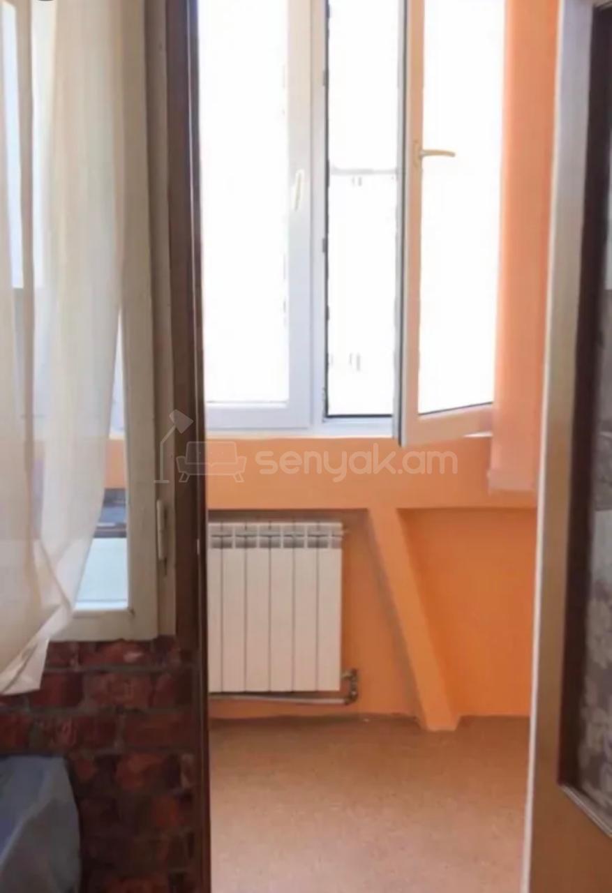 3 Սենյականոց Բնակարան, 80քմ, 4/9 հարկ, Նորմալ Վիճակում, Կահավորված