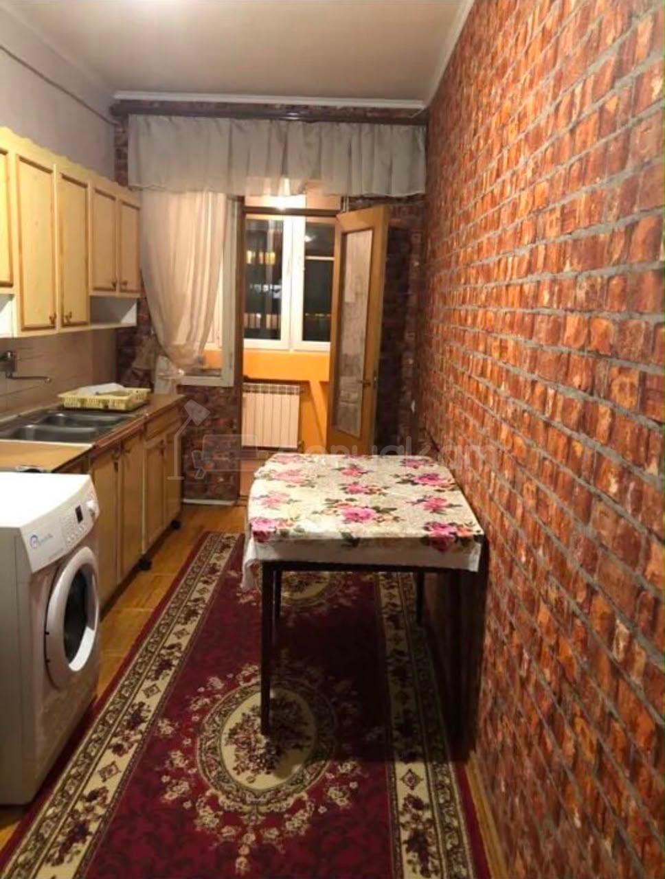 3 Սենյականոց Բնակարան, 80քմ, 4/9 հարկ, Նորմալ Վիճակում, Կահավորված
