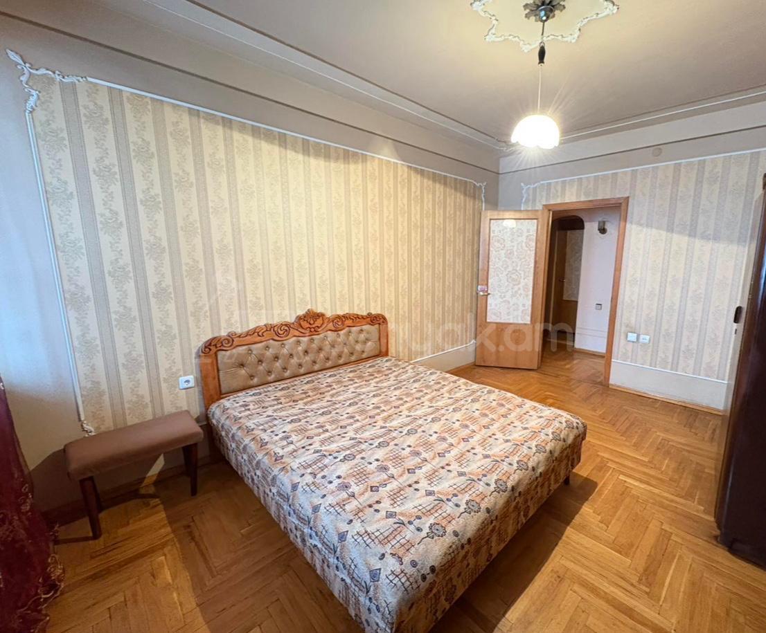 3 Սենյականոց Բնակարան, 80քմ, 4/9 հարկ, Նորմալ Վիճակում, Կահավորված