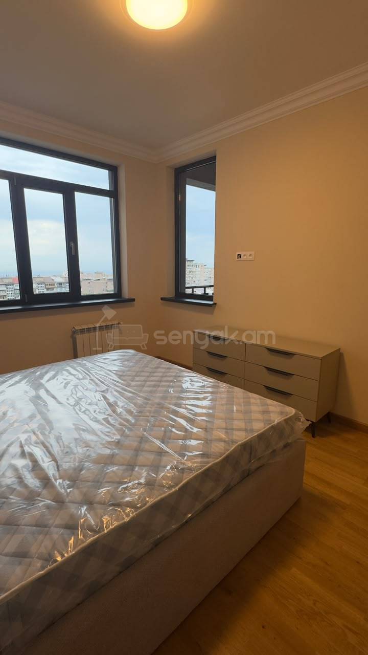 2 Սենյականոց Բնակարան Նորակառույցում, 55քմ, 8/12 հարկ, Դիզայներական Վերանորոգված, Կահավորված