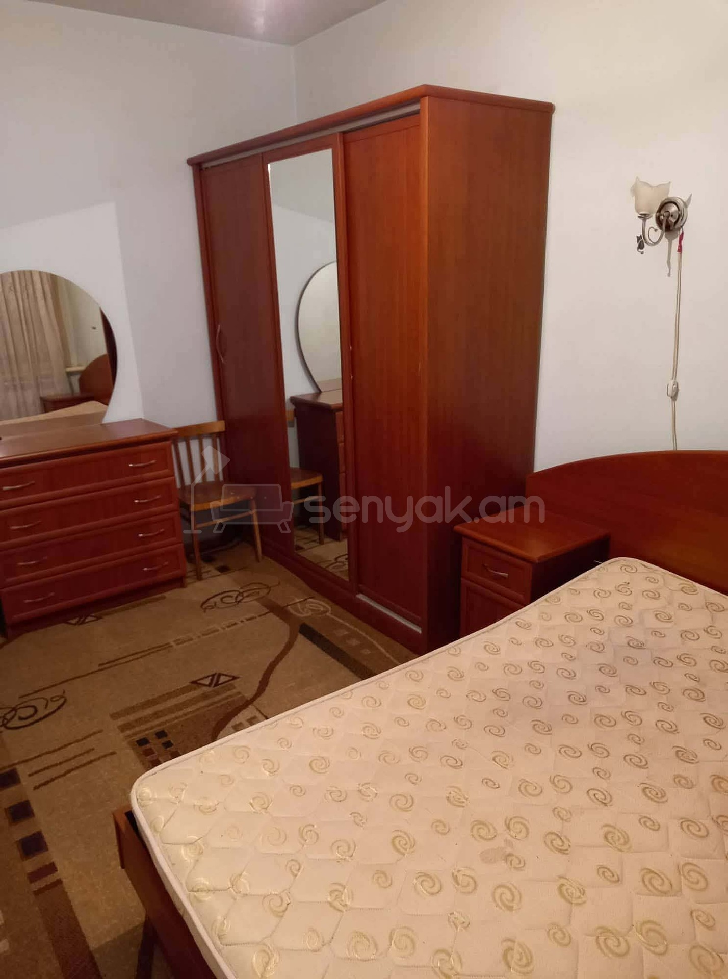 5 Սենյականոց Բնակարան Քարե Շենքում, 106քմ, 2/5 հարկ, Նորմալ Վիճակում