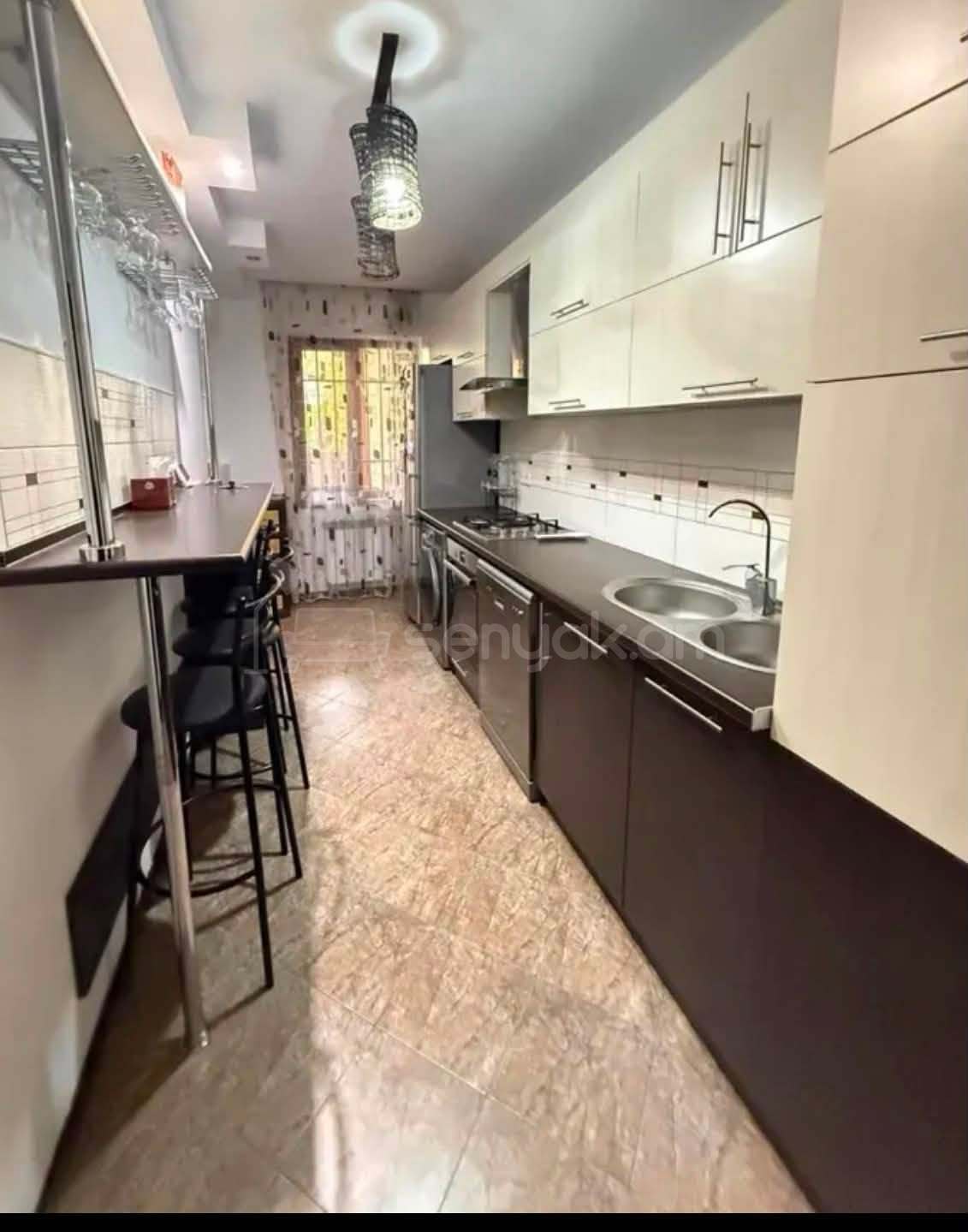 3 Սենյականոց Բնակարան, 74քմ, 1/9 հարկ, Կապիտալ Վերանորոգված