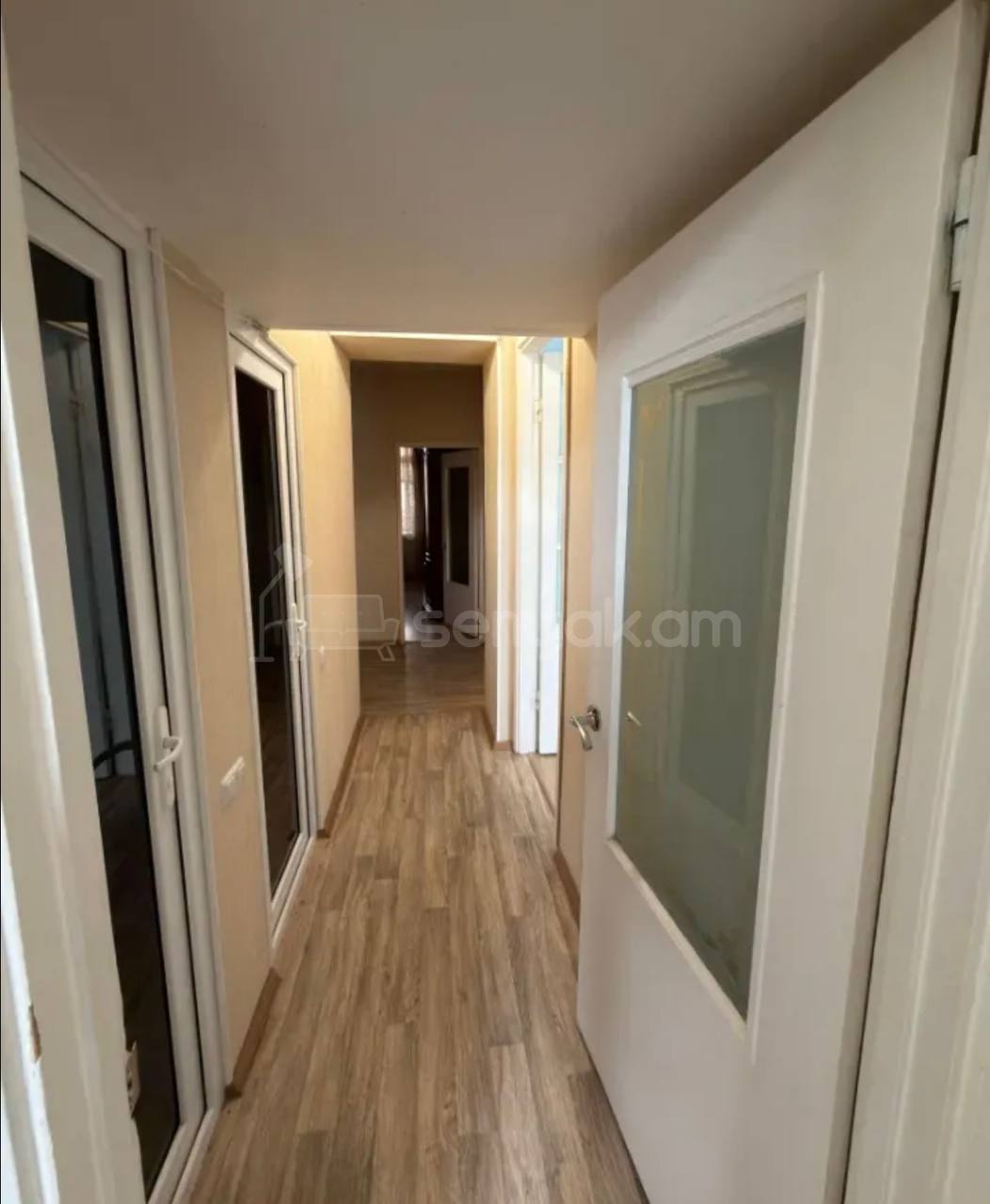 3 Սենյականոց Բնակարան Քարե Շենքում, 100քմ, 5/5 հարկ, Կապիտալ Վերանորոգված, Կահավորված