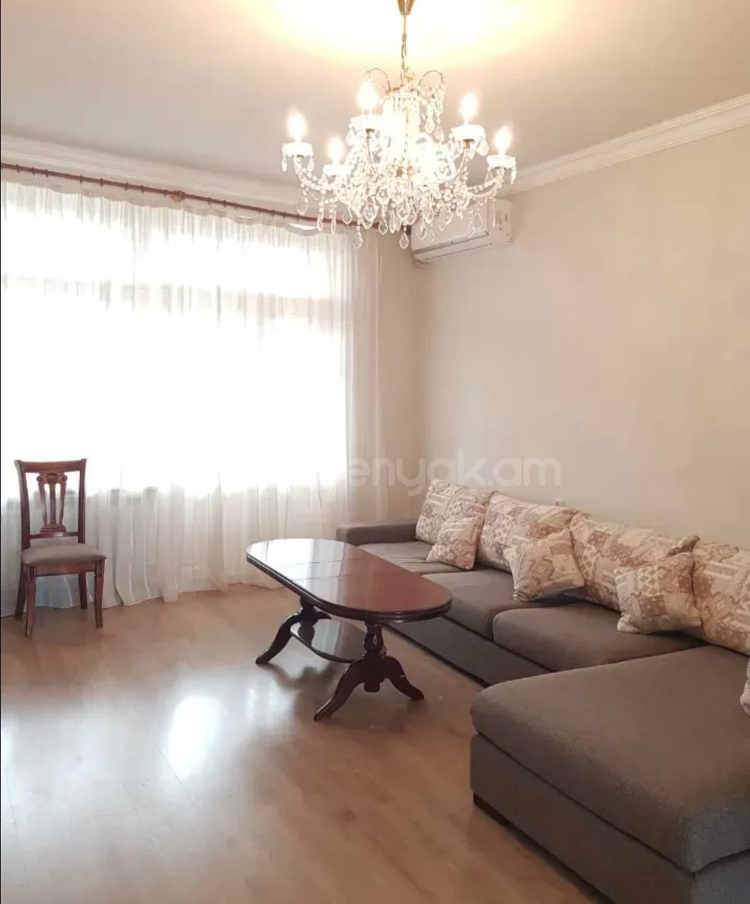 3 Սենյականոց Բնակարան Քարե Շենքում, 100քմ, 5/5 հարկ, Կապիտալ Վերանորոգված, Կահավորված