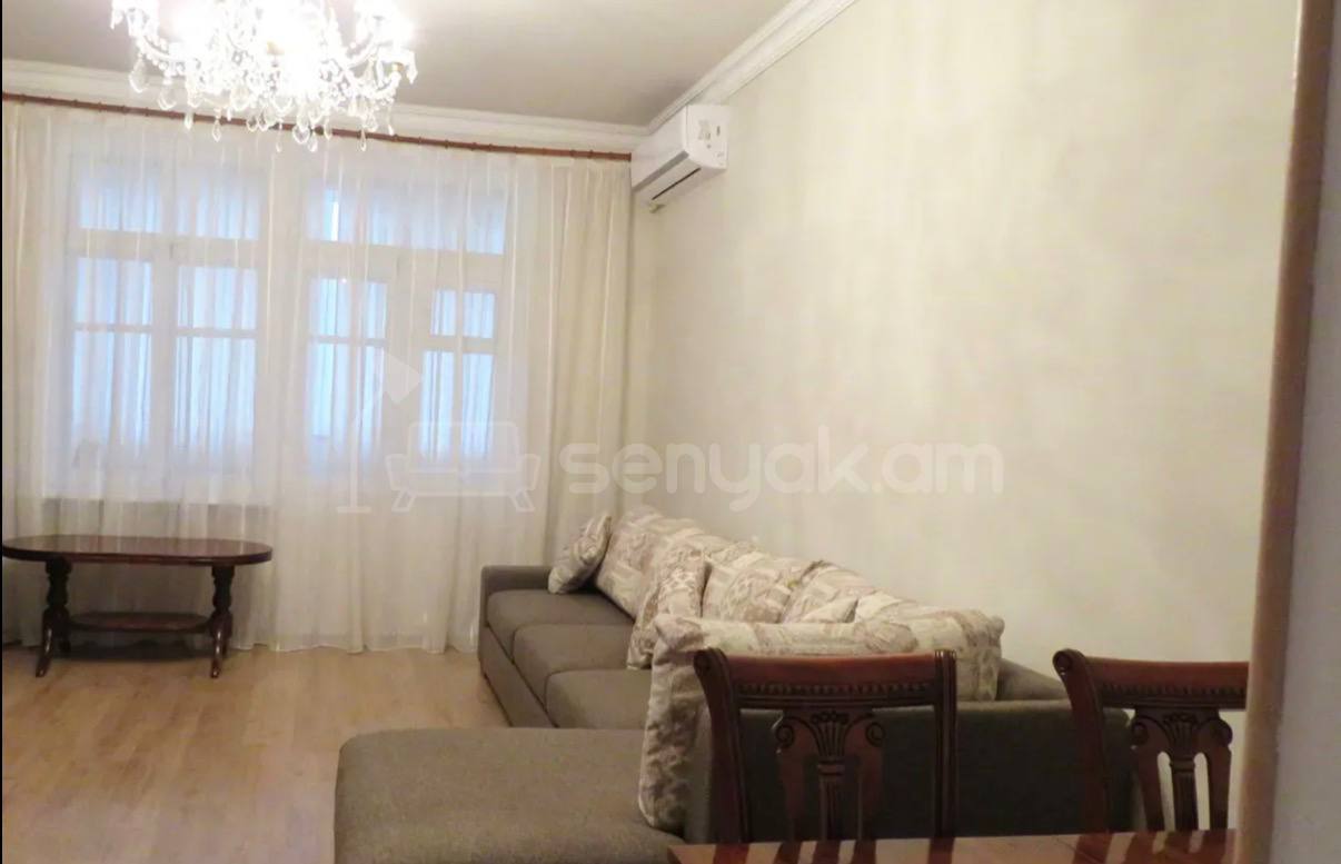 3 Սենյականոց Բնակարան Քարե Շենքում, 100քմ, 5/5 հարկ, Կապիտալ Վերանորոգված, Կահավորված