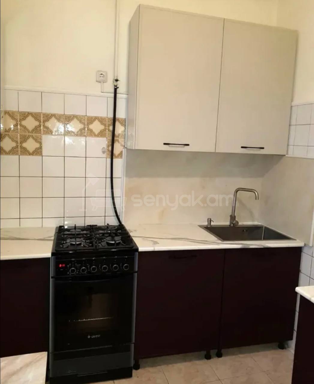 3 Սենյականոց Բնակարան Քարե Շենքում, 100քմ, 5/5 հարկ, Կապիտալ Վերանորոգված, Կահավորված