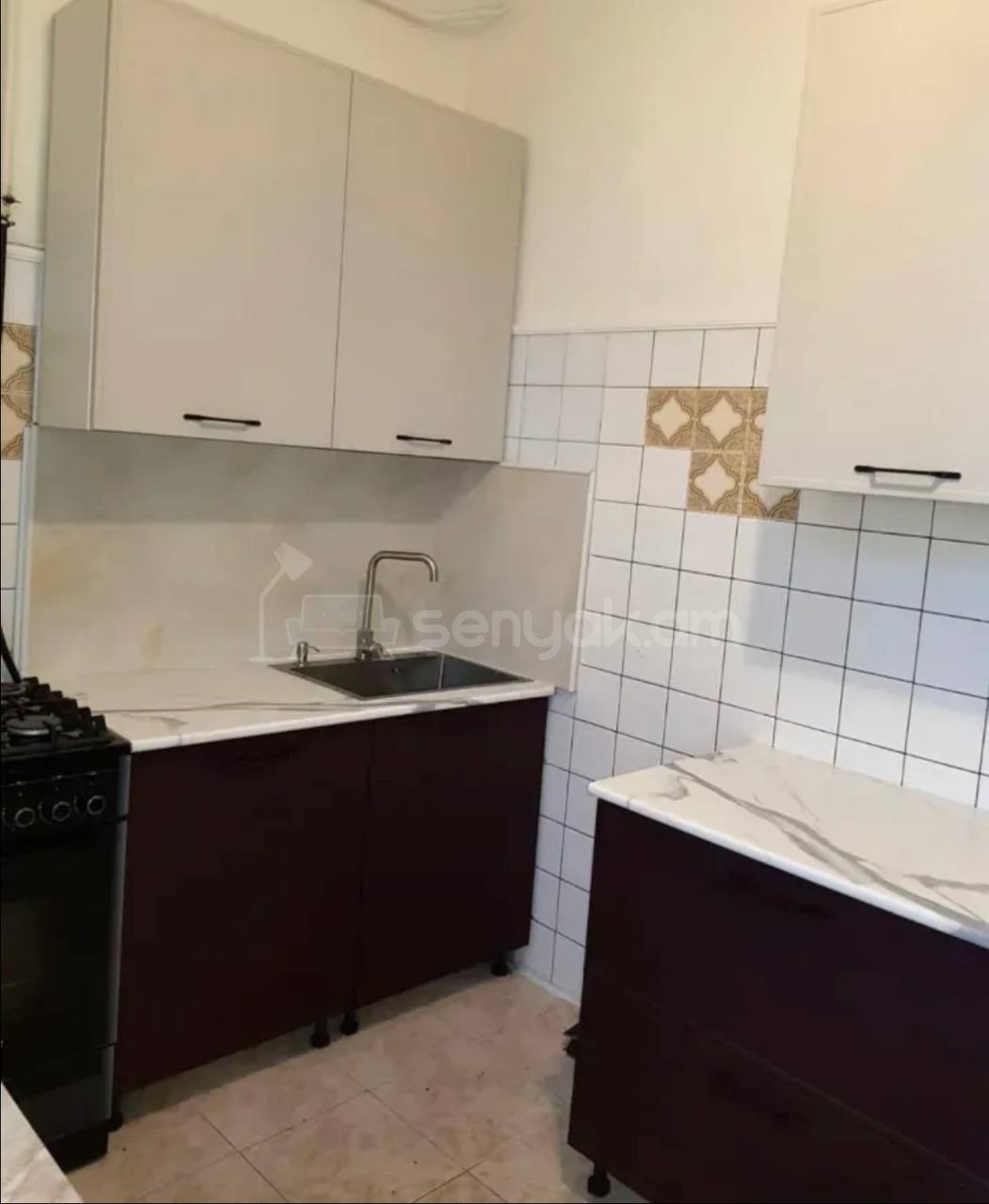 3 Սենյականոց Բնակարան Քարե Շենքում, 100քմ, 5/5 հարկ, Կապիտալ Վերանորոգված, Կահավորված