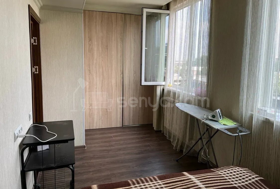 2 Սենյականոց Բնակարան Քարե Շենքում, 47քմ, 5/5 հարկ, Կապիտալ Վերանորոգված