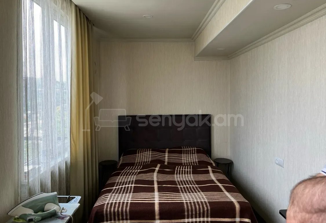 2 Սենյականոց Բնակարան Քարե Շենքում, 47քմ, 5/5 հարկ, Կապիտալ Վերանորոգված