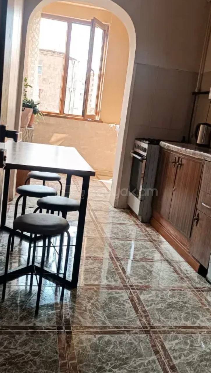 3 Սենյականոց Բնակարան, 81քմ, 4/9 հարկ, Կապիտալ Վերանորոգված
