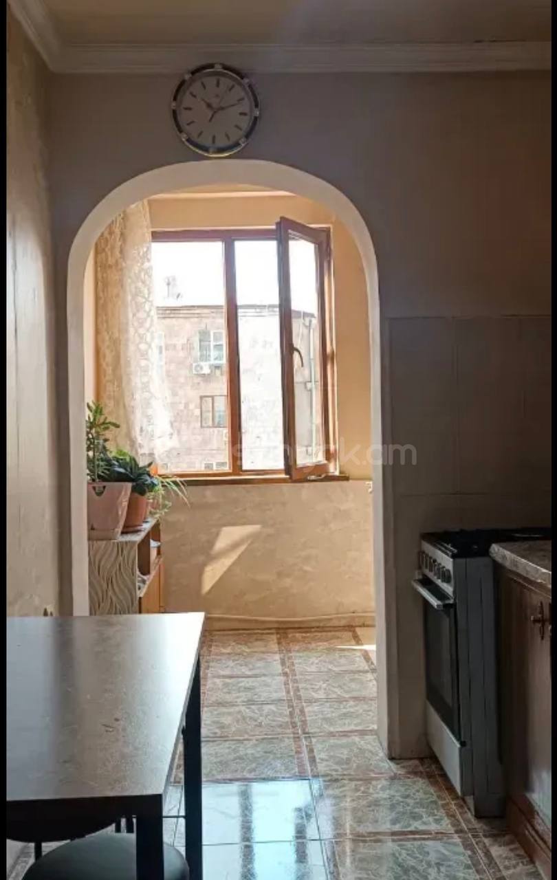 3 Սենյականոց Բնակարան, 81քմ, 4/9 հարկ, Կապիտալ Վերանորոգված