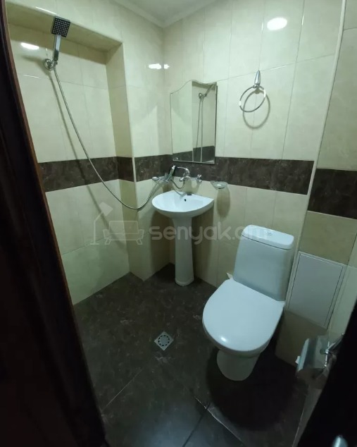 1 Սենյականոց Բնակարան Քարե Շենքում, 33քմ, 2/4 հարկ, Կապիտալ Վերանորոգված