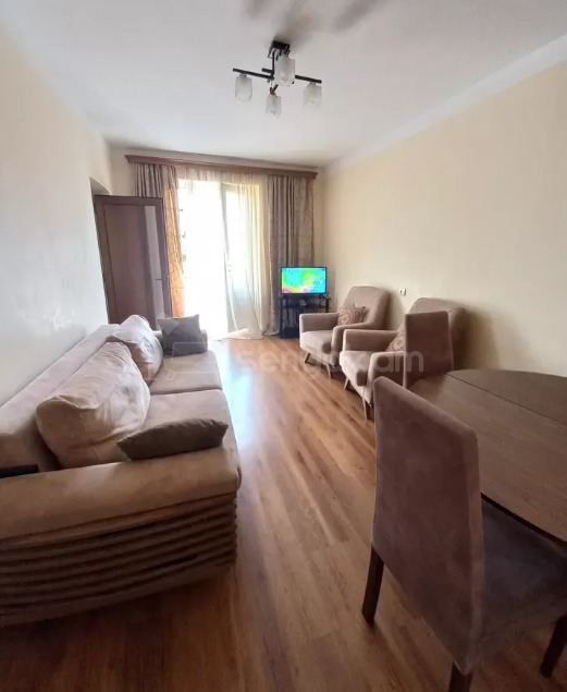1 Սենյականոց Բնակարան Քարե Շենքում, 33քմ, 2/4 հարկ, Կապիտալ Վերանորոգված