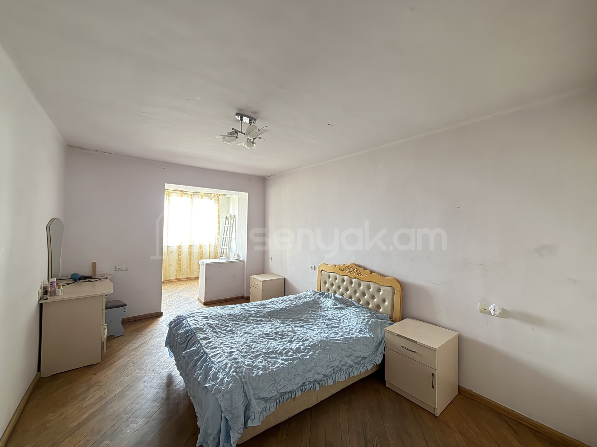 2 Սենյականոց Բնակարան Քարե Շենքում, 58քմ, 5/5 հարկ, Նորմալ Վիճակում
