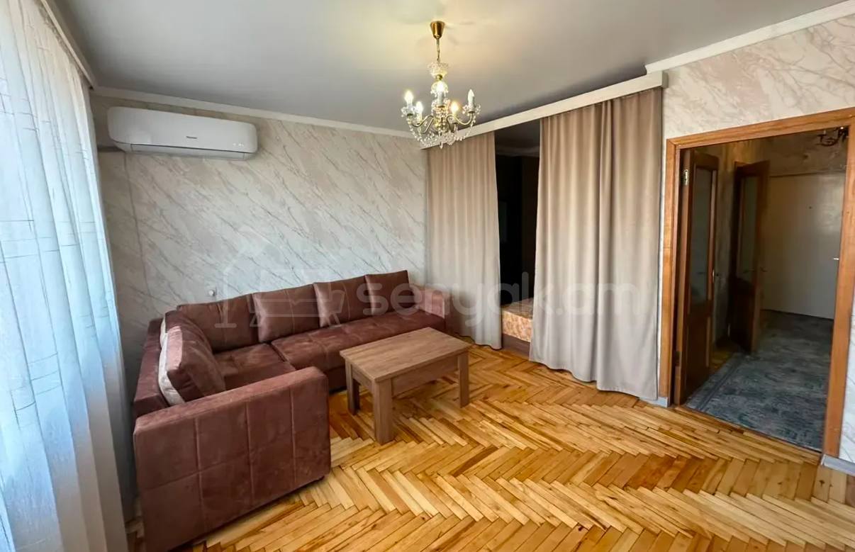 2 Սենյականոց Բնակարան Քարե Շենքում, 52քմ, 3/7 հարկ, Նորմալ Վիճակում, Կահավորված